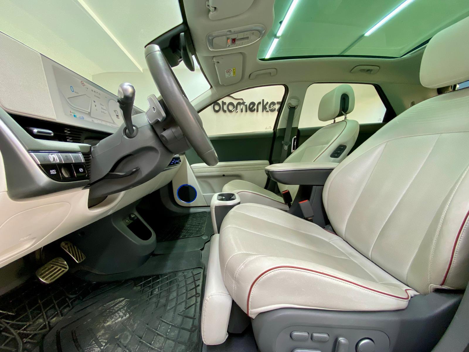 HYUNDAI IONIQ 17